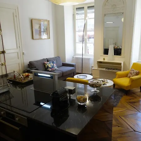 Maison Eugenie アパート *